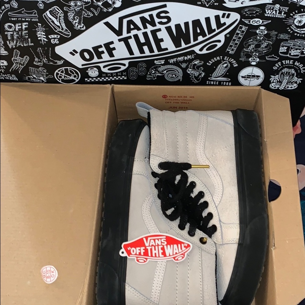 NEW SEASON VANS BRAND NEW!!!